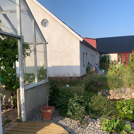 Strandbadsgarden B&B Löderup Екстериор снимка