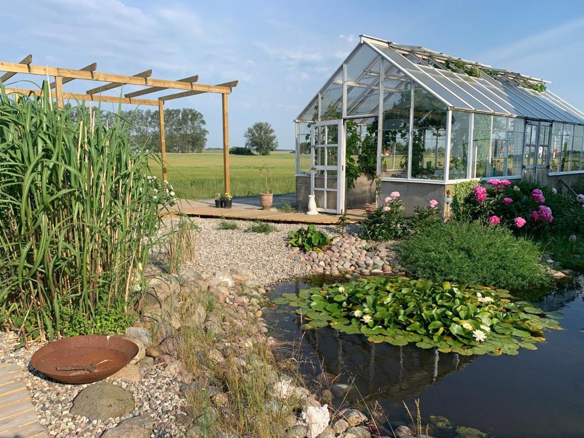 Strandbadsgarden B&B Löderup Екстериор снимка