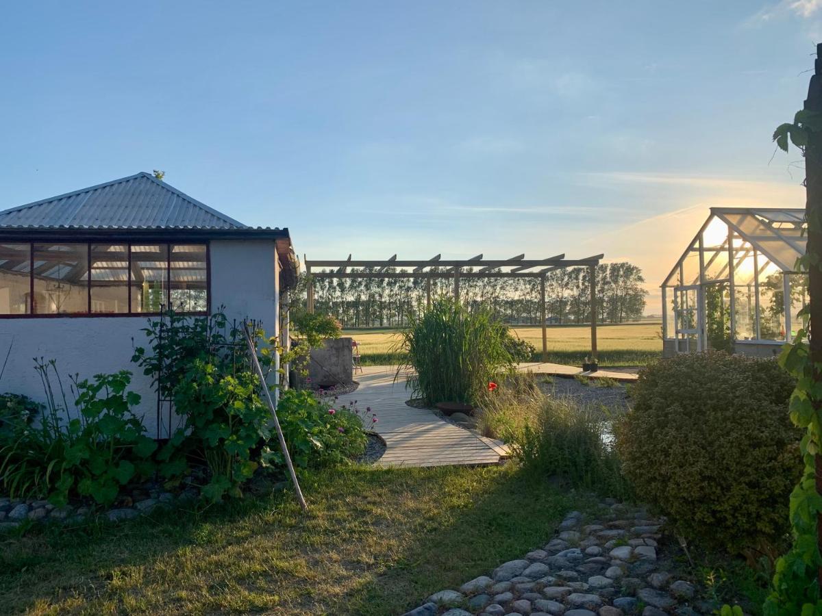 Strandbadsgarden B&B Löderup Екстериор снимка